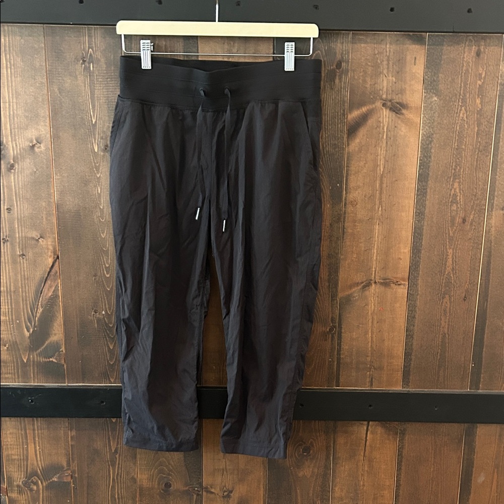 Lululemon Dance Studio Crops Women’s Size 8.